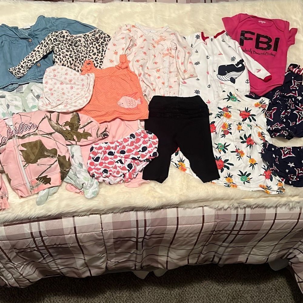 Lot of 15 pieces of baby clothes: Size 3-6 months